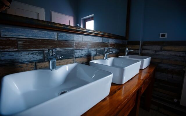 Mountain Road Hostel