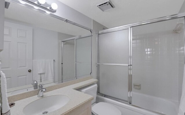 Bright Condo in Community With Pool/steps to Beach