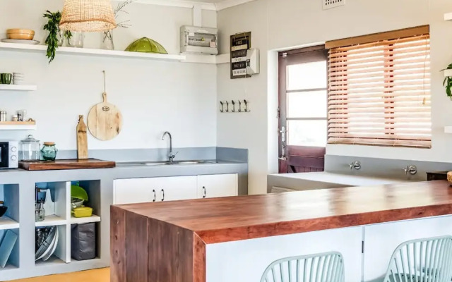 Alluring Seaside Retreat w Pool Stella di Mare