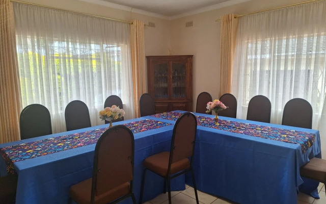 Charming 6-bed House With Swimming Pool in Harare