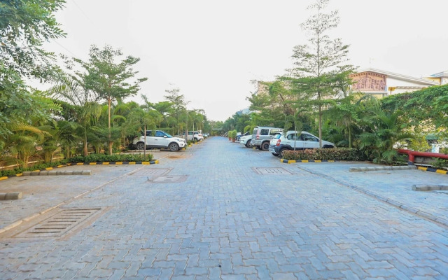 Hotel Crystal Crown