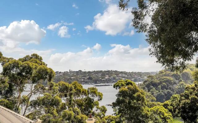 Harbourside Pad With Waterfront Views
