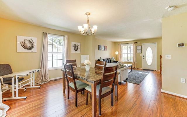 Spacious Champaign Home By University Of Illinois!