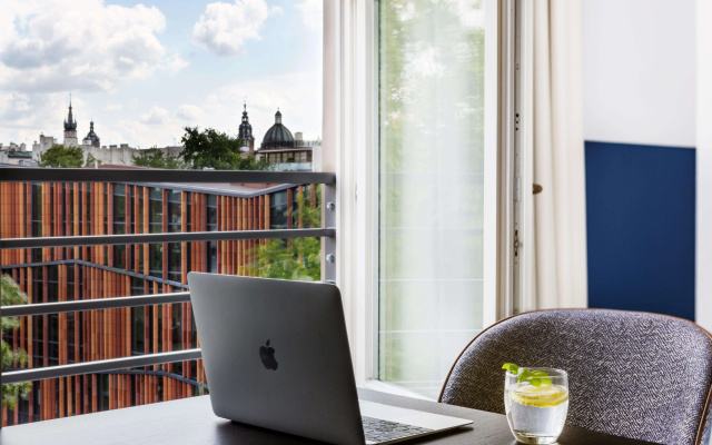 H11 Aparthotel