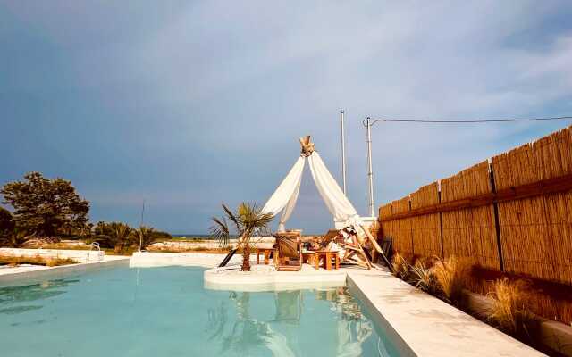 Amo Golden Suites