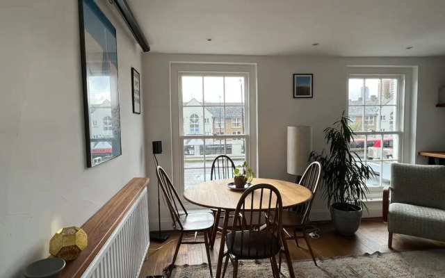 Bright 1 Bedroom Apartment in Hackney Near Colombia Road