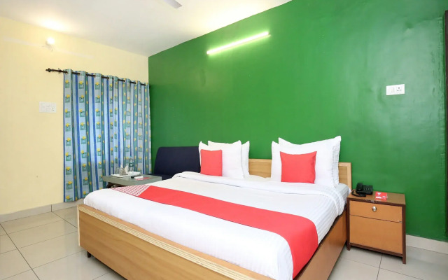 OYO 4256 Hotel Rajmahal