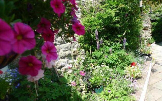 Courtyard Cottage