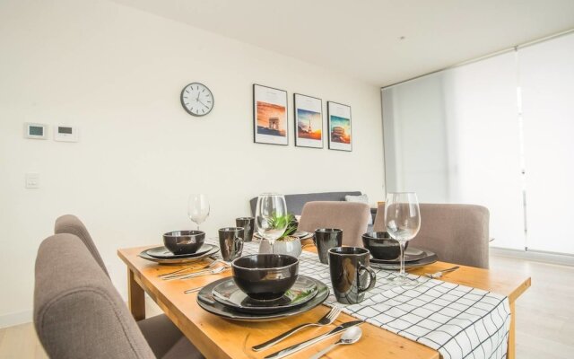 Lovely Two Bed Home In Macquarie Park
