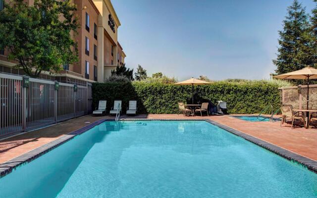 Hampton Inn & Suites Bakersfield/Hwy 58, CA