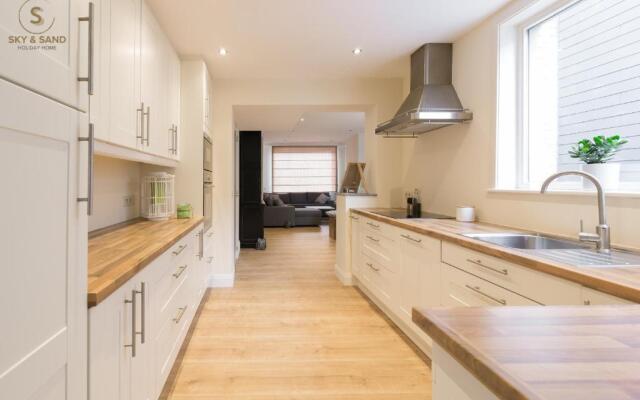 Sky & Sand - Free parking and bikes