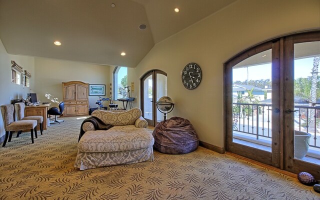 Large Ventura Keys Waterfront 4 Bedroom Home