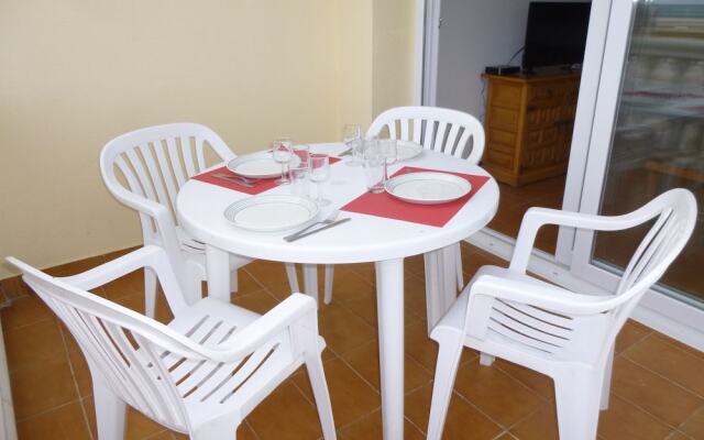 Modernised Apartment in Empuriabrava With Terrace