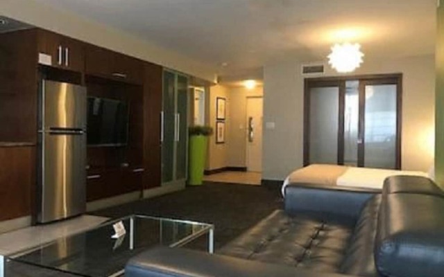 Strand Ocean Drive Suites