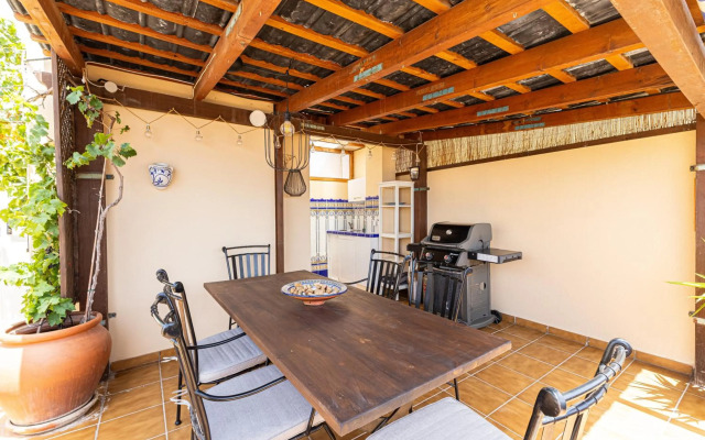 3 bedroom apartment with private rooftop terrace