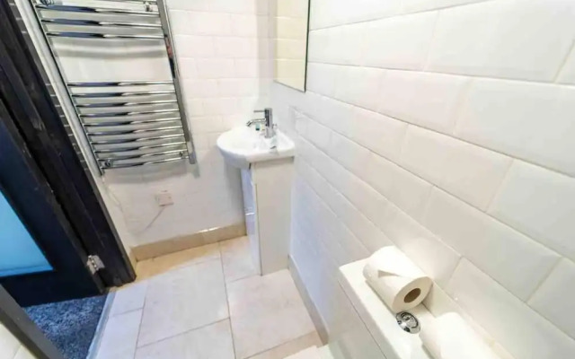 Ground Floor Cosy Studio Close to the City