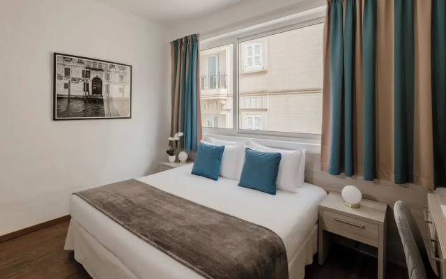 The Howard Hotel