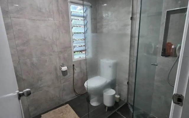 2 bdr Apartment Refurbished 3 Years Near Roma Park