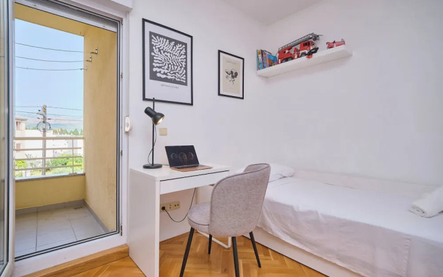 Harmony Seaside Apartment by Litto