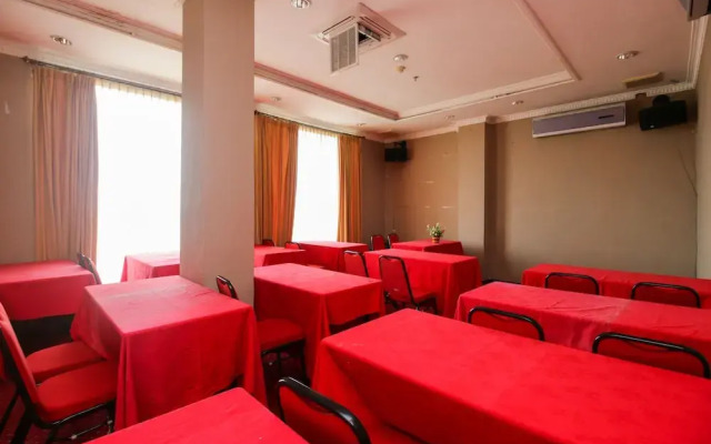 Idola Hotel