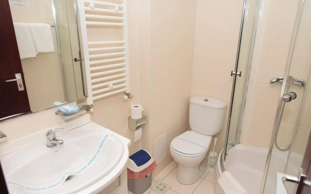 Plus Hotel