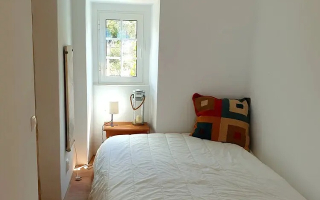 Restored 2 Bedroom Farmhouse - Aircon Wifi Plunge Pool