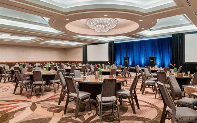 Sheraton Suites Calgary Eau Claire