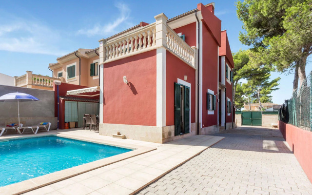 Villa in Tolleric With Private Pool