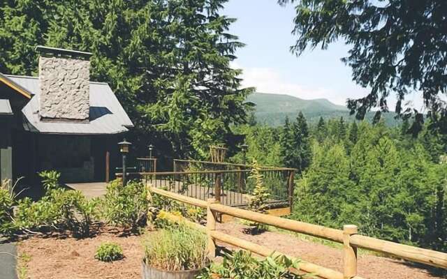 Crystal Creek Chalet