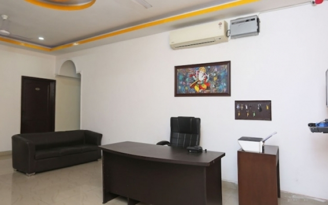Homeystay Comfort By OYO Rooms
