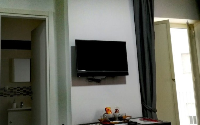 Neapolis center