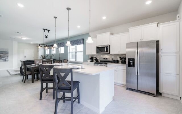 5448 Misty oak Circle