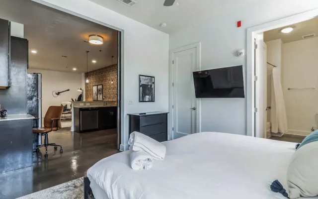 1 BDR Loft Close to Vanderbilt Hospital