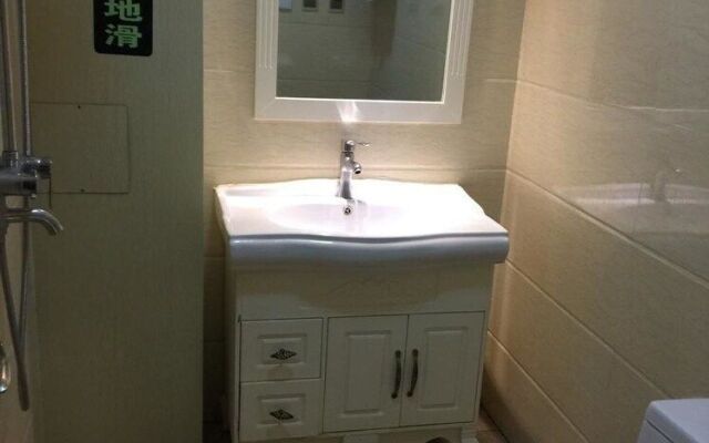 Kunming July Hotel