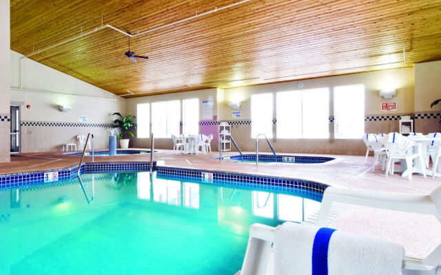 Country Inn & Suites By Carlson, Albertville, MN