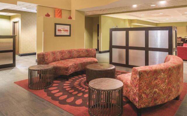 Holiday Inn Express St. Louis Arpt Maryland Hgts