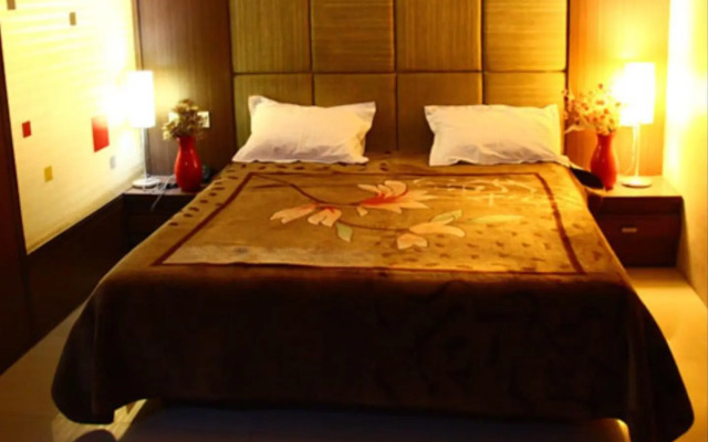 OYO 8084 Hotel Kingston