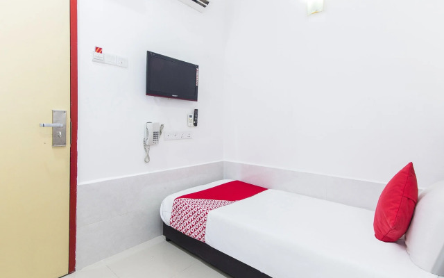 OYO 414  Adiff Palace Hotel