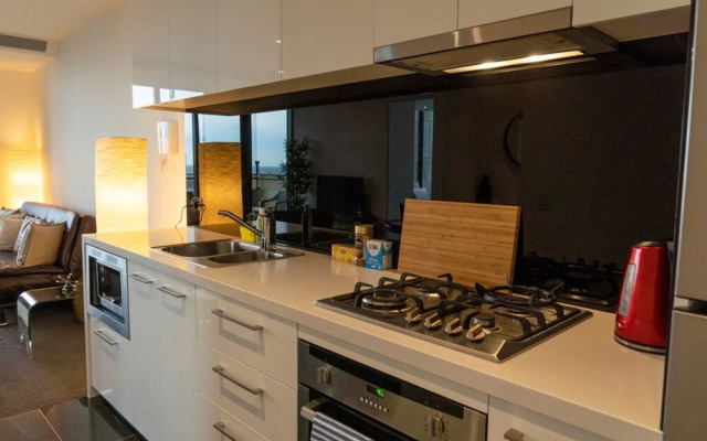 2 Bedroom Apartment with City Views