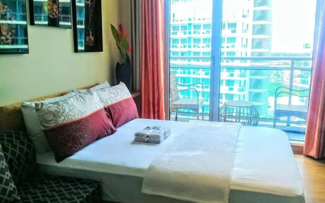Azure Rio West Wave Pool 1 Bedroom near Airport