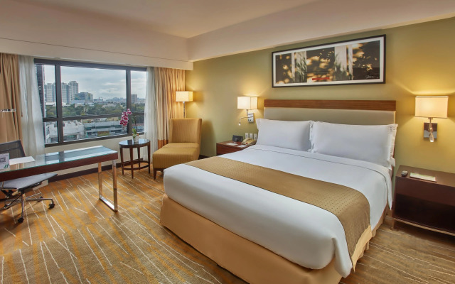 Holiday Inn & Suites Makati by IHG