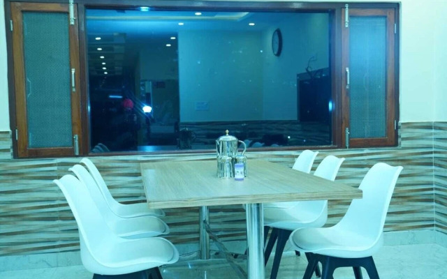 Hotel Mandakini Palace