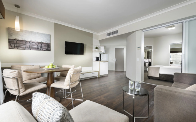 Grand Hotel and Apartments Townsville