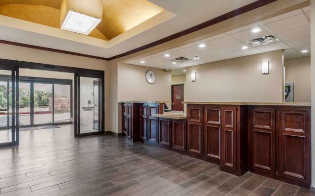 Comfort Inn & Suites