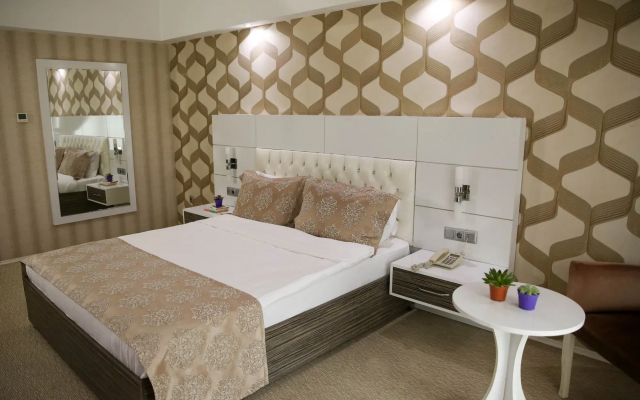 MOX Hotel