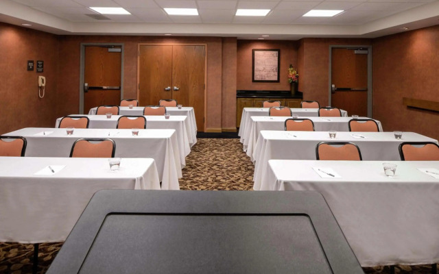 Hampton Inn & Suites Carson City
