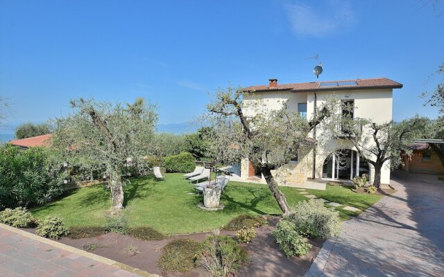 Villa Lisi With Pool