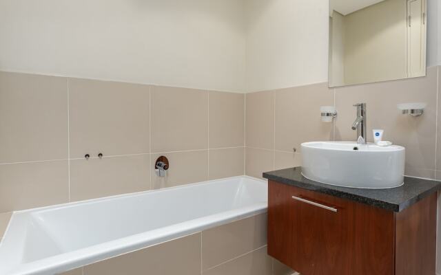 Eden on the Bay 229 - Adults Only