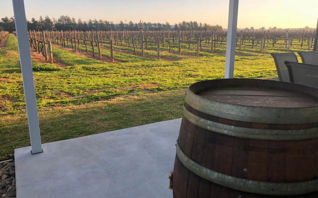 Milawa Vineyard Views - Guesthouse 1