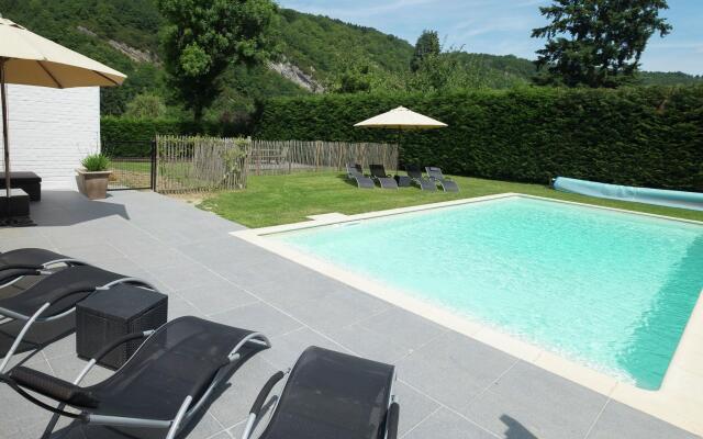 Mansion in Hastitre With Swimming Pool